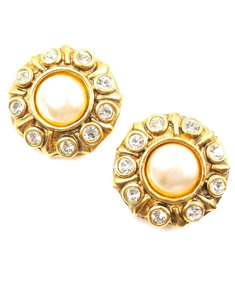 chanel big pearl earrings